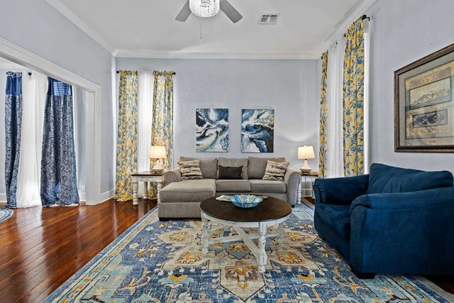 216 W Austin St, Jefferson, TX 75657