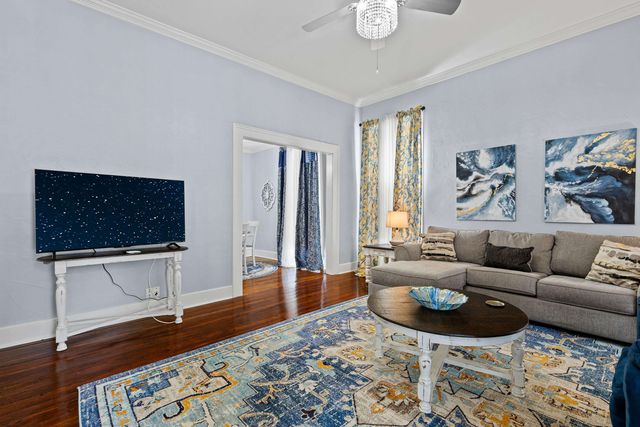 216 W Austin St, Jefferson, TX 75657