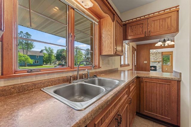 215 8th Street, Reedsburg, WI 53959