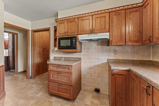 215 8th Street, Reedsburg, WI 53959