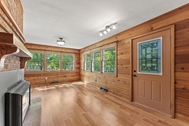 215 8th Street, Reedsburg, WI 53959