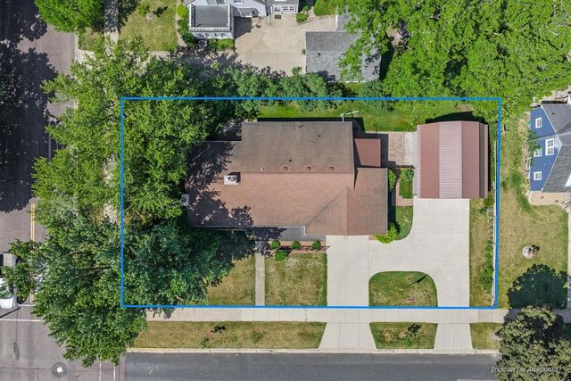 215 8th Street, Reedsburg, WI 53959