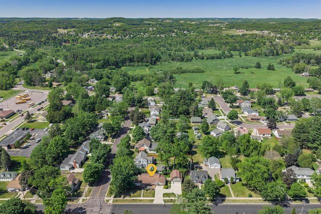215 8th Street, Reedsburg, WI 53959