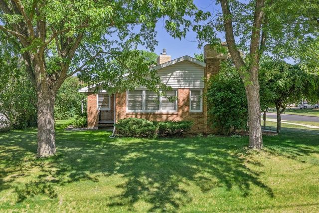 215 8th Street, Reedsburg, WI 53959