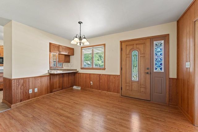 215 8th Street, Reedsburg, WI 53959