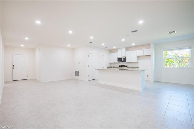 407 SW 19th AVE, Cape Coral, FL 33991