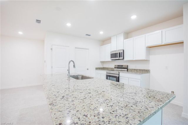 407 SW 19th AVE, Cape Coral, FL 33991