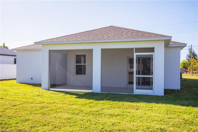 407 SW 19th AVE, Cape Coral, FL 33991