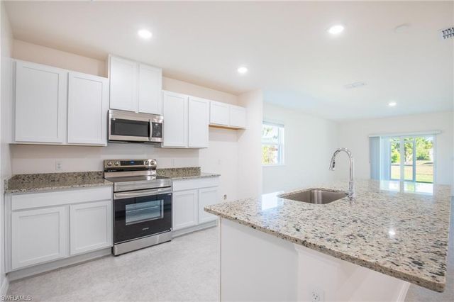 407 SW 19th AVE, Cape Coral, FL 33991