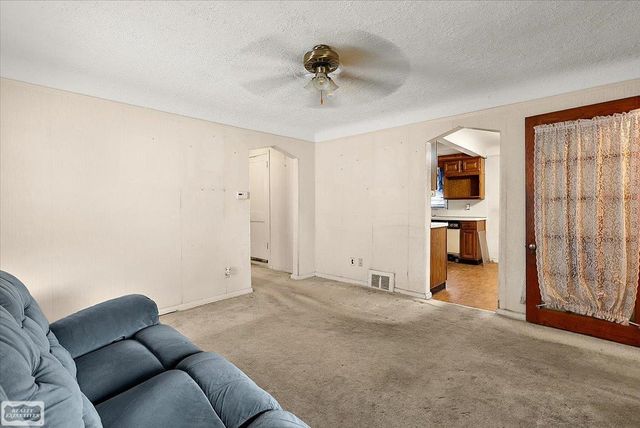 23140 Rein Avenue, Eastpointe, MI 48021