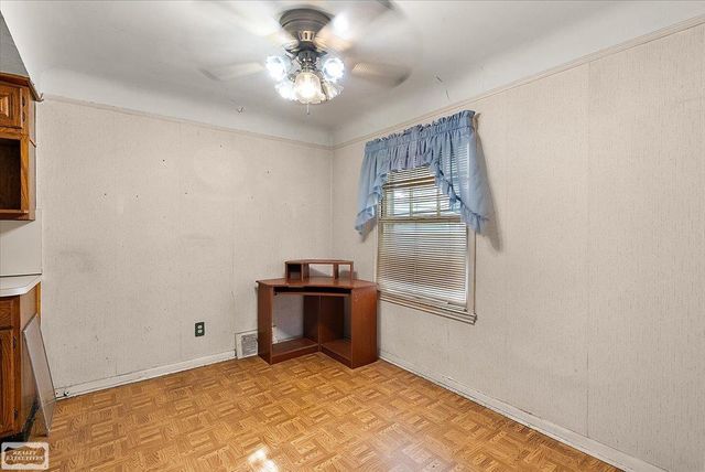 23140 Rein Avenue, Eastpointe, MI 48021