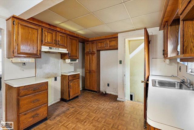 23140 Rein Avenue, Eastpointe, MI 48021