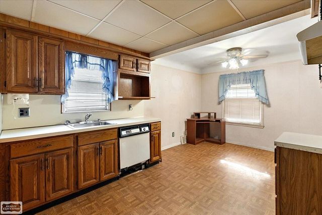 23140 Rein Avenue, Eastpointe, MI 48021