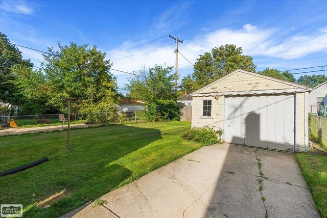 23140 Rein Avenue, Eastpointe, MI 48021