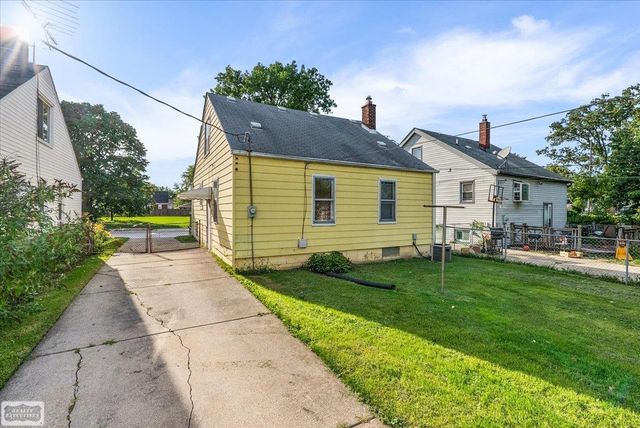 23140 Rein Avenue, Eastpointe, MI 48021