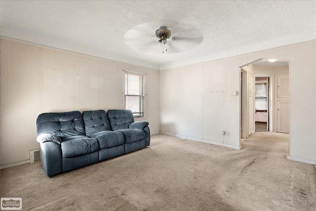 23140 Rein Avenue, Eastpointe, MI 48021