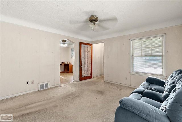 23140 Rein Avenue, Eastpointe, MI 48021