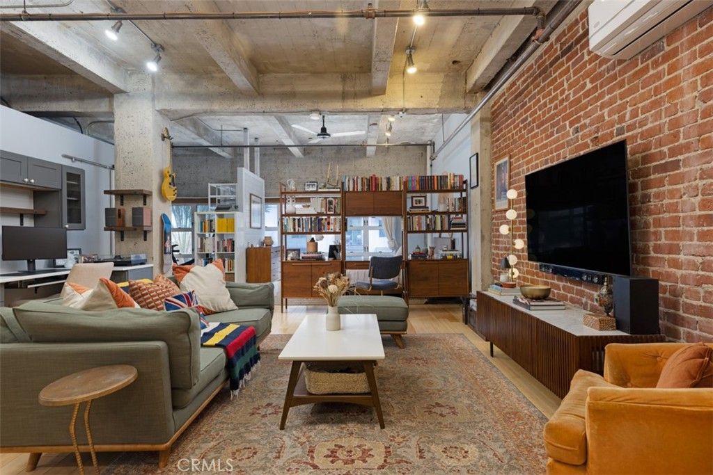 100 W 5th Street 3G, Long Beach, CA 90802