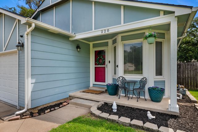 220 N Knight, Wichita, KS 67203