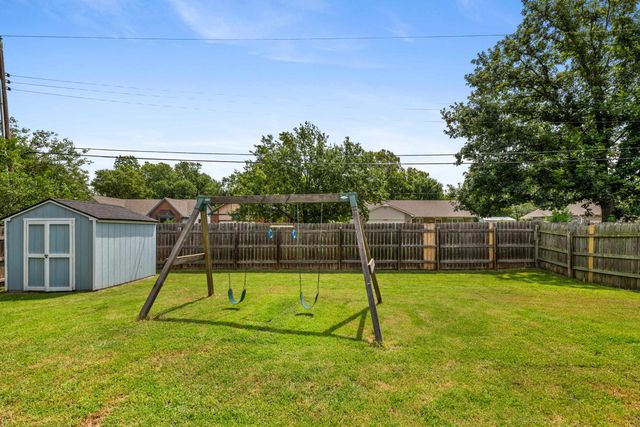 220 N Knight, Wichita, KS 67203