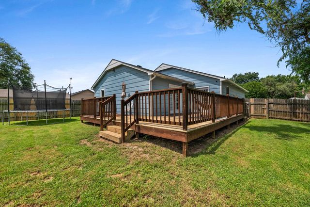 220 N Knight, Wichita, KS 67203