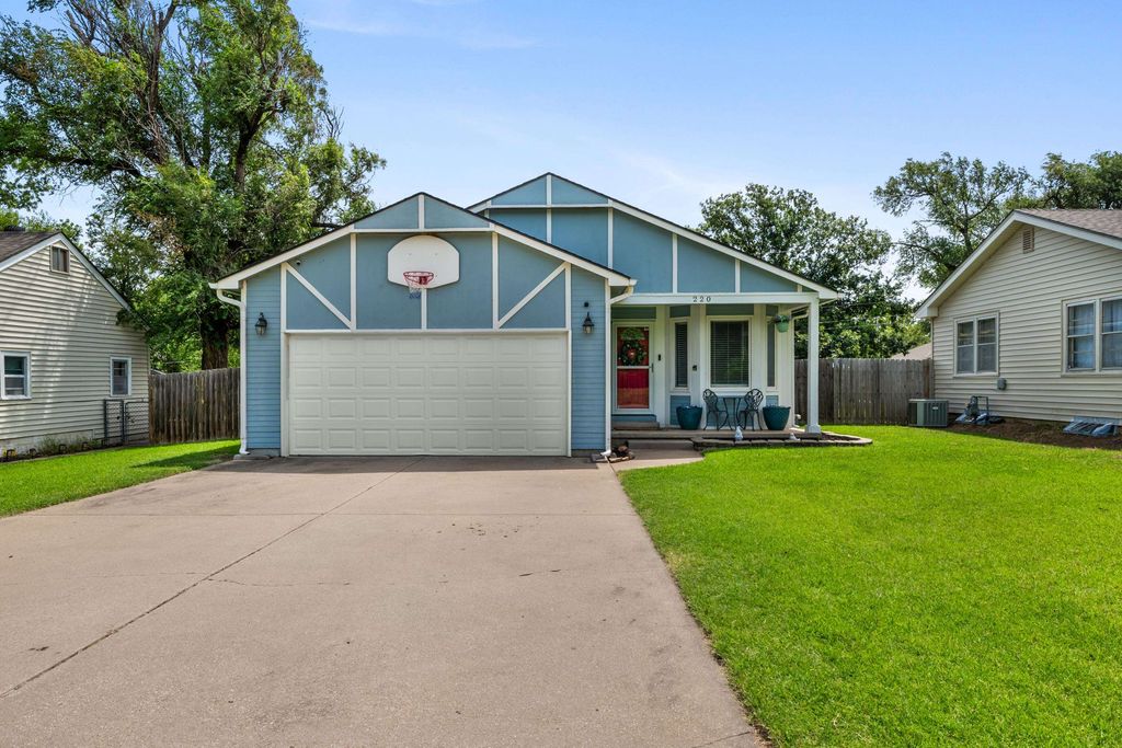 220 N Knight, Wichita, KS 67203