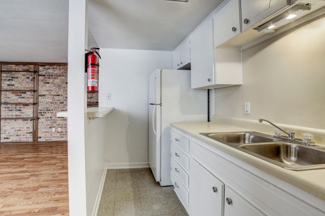 1624 Marshall Street 16, Houston, TX 77006