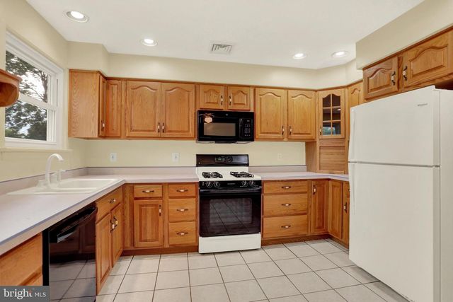 19 E GLENWOOD DR, Camp Hill, PA 17011