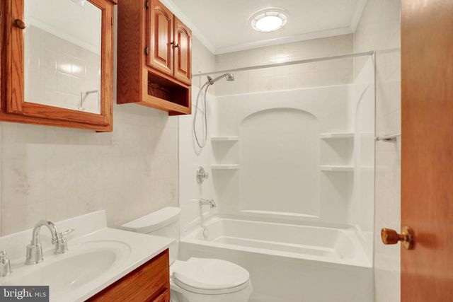 19 E GLENWOOD DR, Camp Hill, PA 17011