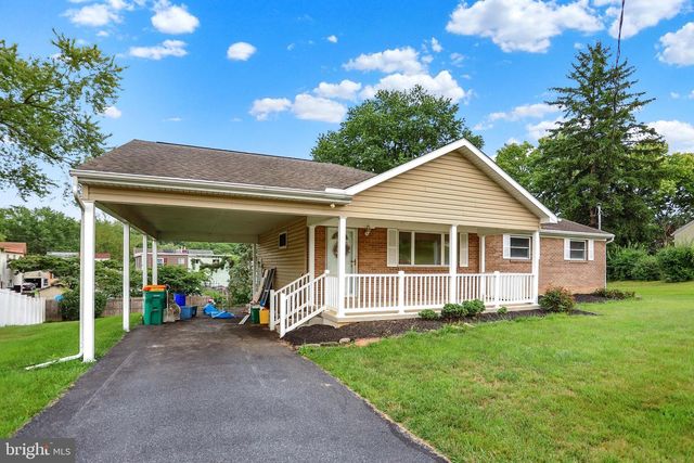 19 E GLENWOOD DR, Camp Hill, PA 17011