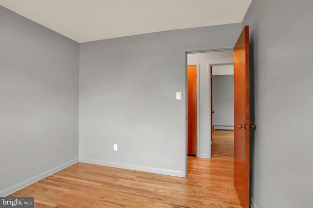 19 E GLENWOOD DR, Camp Hill, PA 17011
