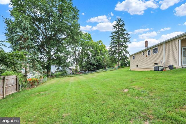 19 E GLENWOOD DR, Camp Hill, PA 17011