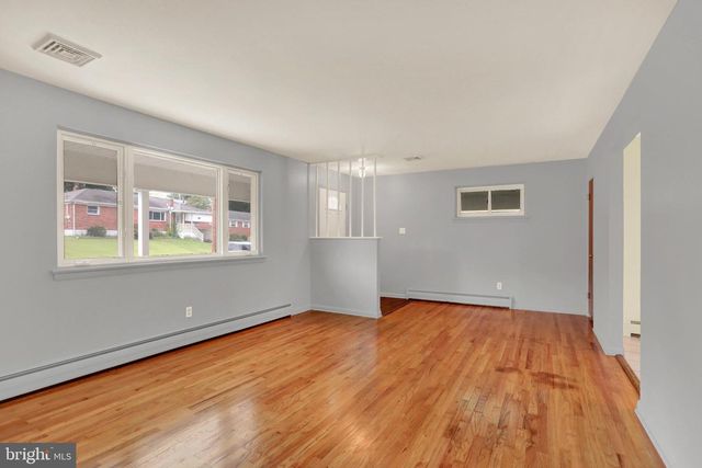 19 E GLENWOOD DR, Camp Hill, PA 17011