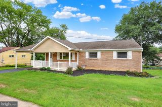 19 E GLENWOOD DR, Camp Hill, PA 17011
