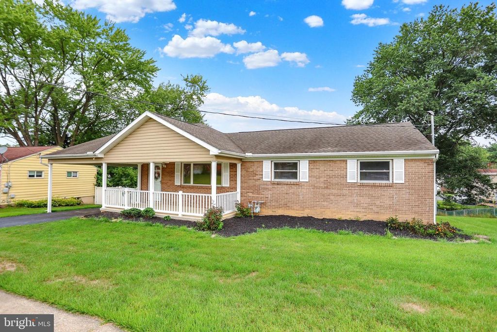 19 E GLENWOOD DR, Camp Hill, PA 17011