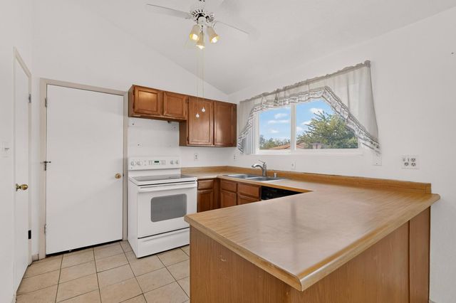 241 Corsica Drive SE, Rio Rancho, NM 87124