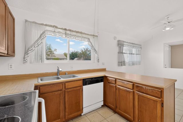 241 Corsica Drive SE, Rio Rancho, NM 87124