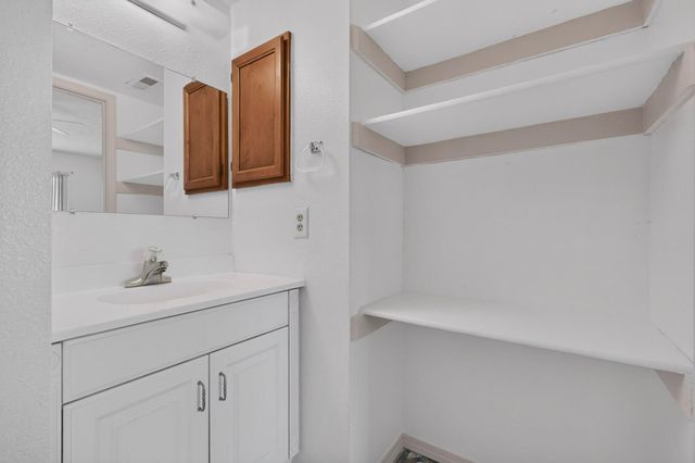 241 Corsica Drive SE, Rio Rancho, NM 87124