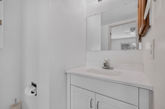 241 Corsica Drive SE, Rio Rancho, NM 87124