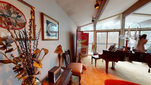 22900 Thorncliffe Street, Southfield, MI 48033