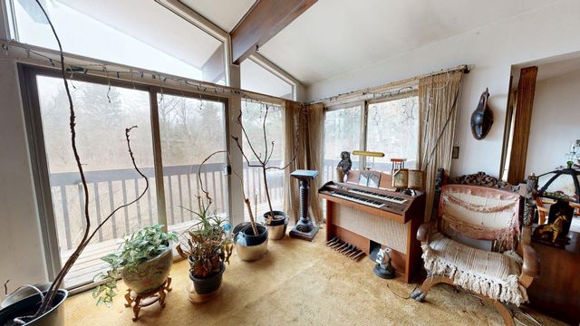 22900 Thorncliffe Street, Southfield, MI 48033