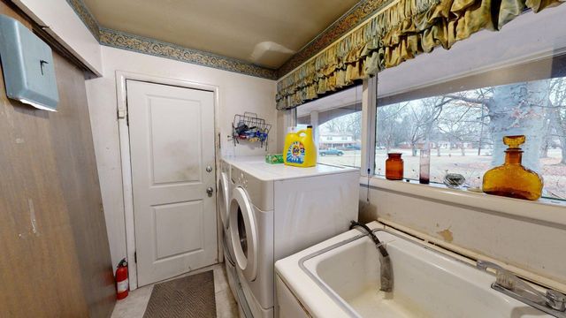 22900 Thorncliffe Street, Southfield, MI 48033