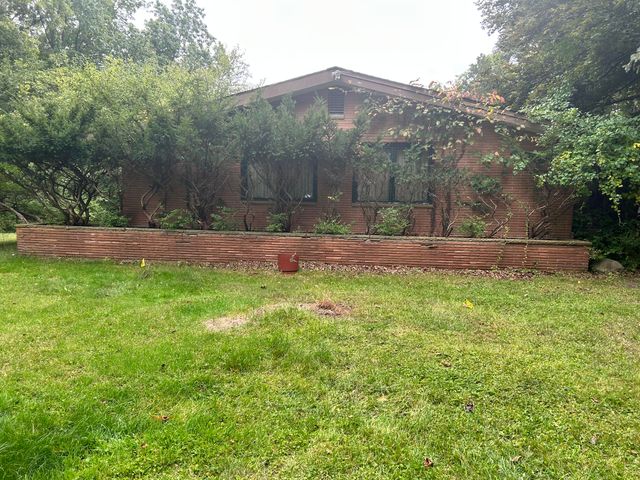 22900 Thorncliffe Street, Southfield, MI 48033