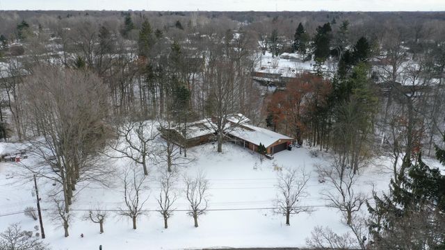 22900 Thorncliffe Street, Southfield, MI 48033