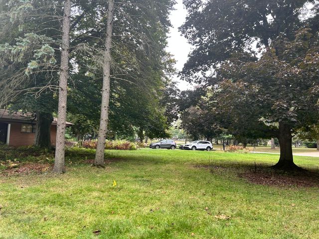 22900 Thorncliffe Street, Southfield, MI 48033