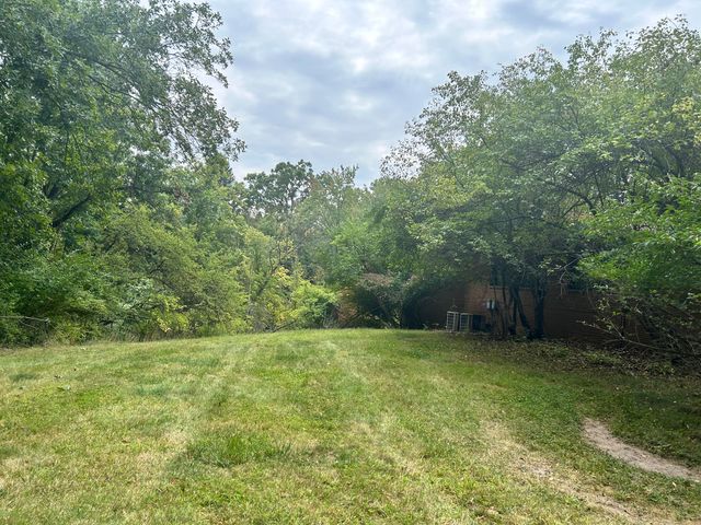 22900 Thorncliffe Street, Southfield, MI 48033