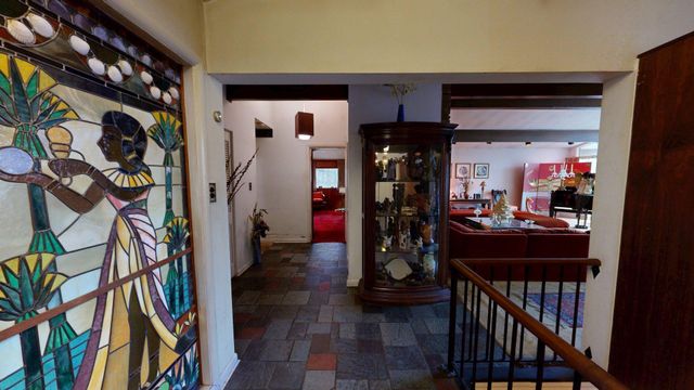 22900 Thorncliffe Street, Southfield, MI 48033