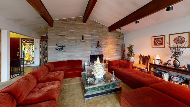 22900 Thorncliffe Street, Southfield, MI 48033