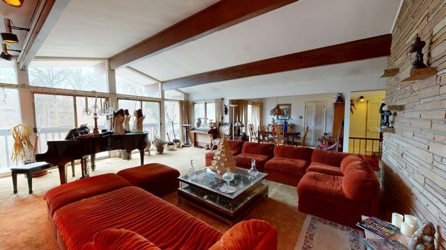 22900 Thorncliffe Street, Southfield, MI 48033