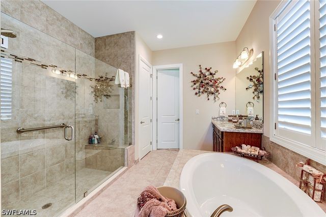 9263 Glenforest DR, Naples, FL 34120